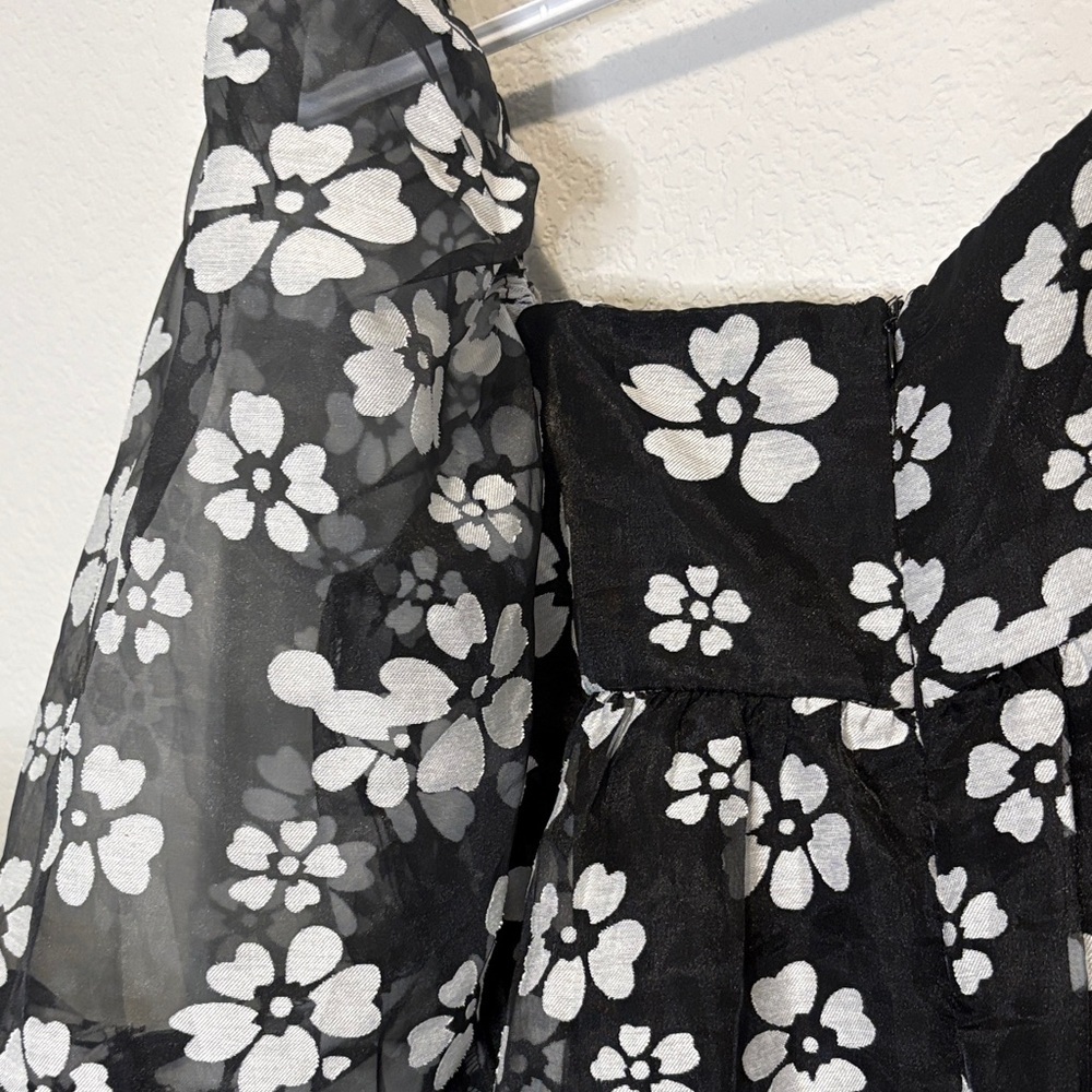 Storia Floral Sheer sleeve babydoll Blouse - Picture 5 of 5